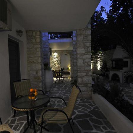 Alexandros Apartments Náousa Exterior photo