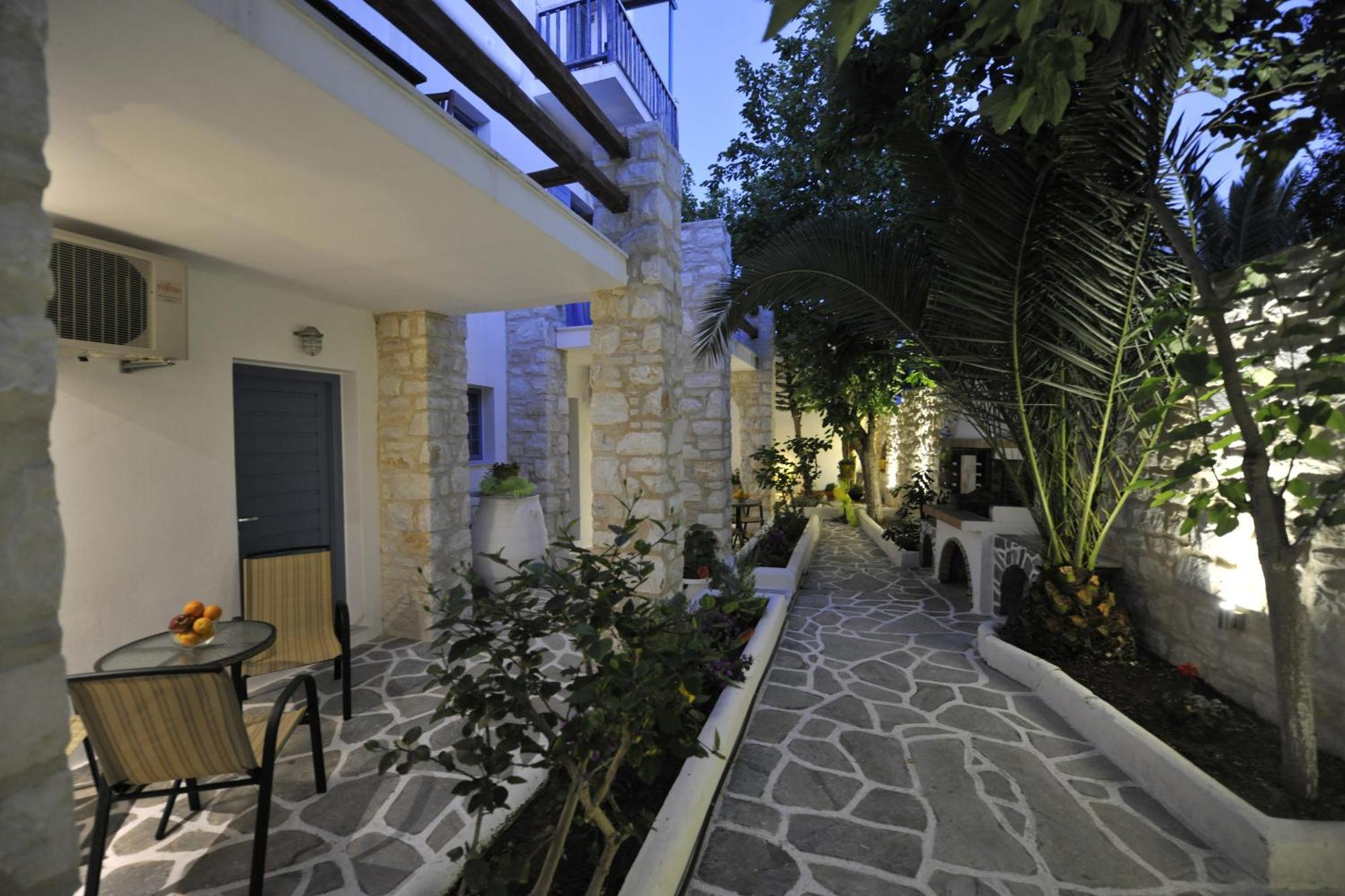 Alexandros Apartments Náousa Exterior photo